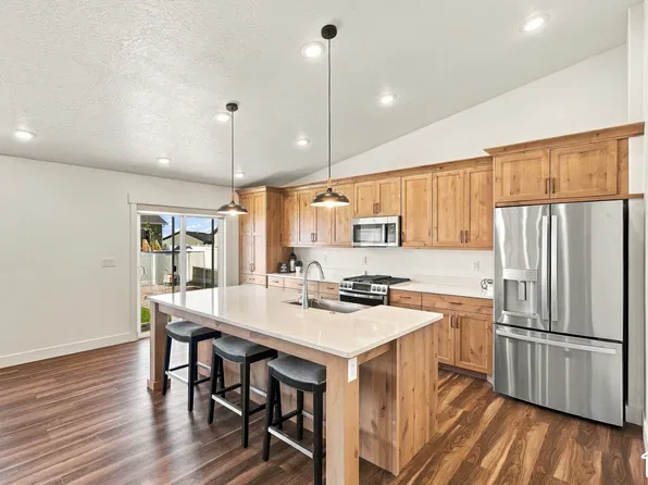 694 W Jedediah Way, Grantsville, UT 84029