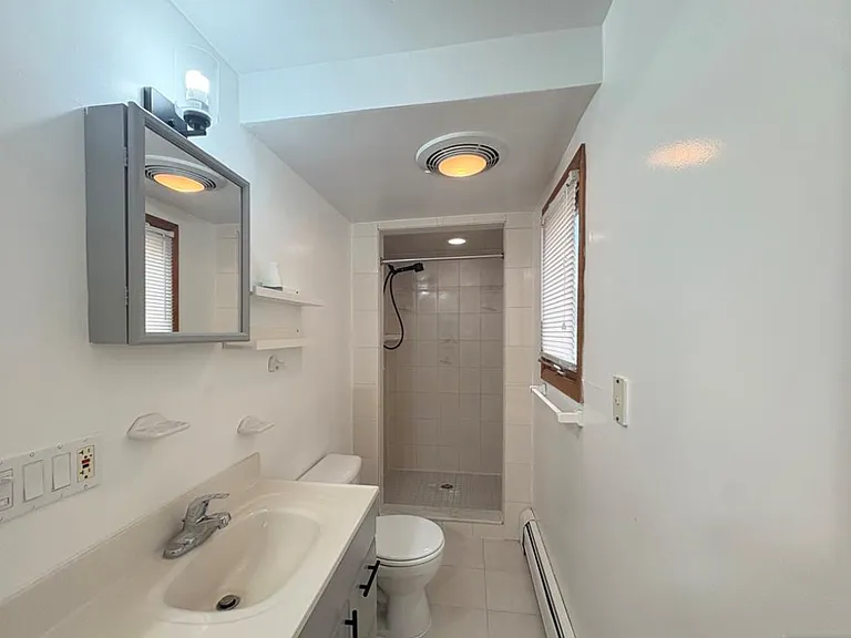 476 Highland Ave #2 — Photo 11