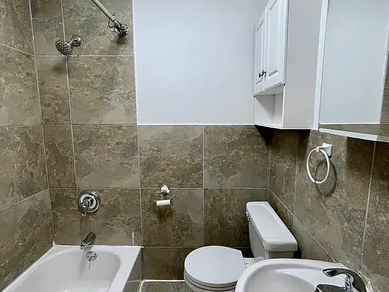 2250 1st Ave #4S — Photo 11