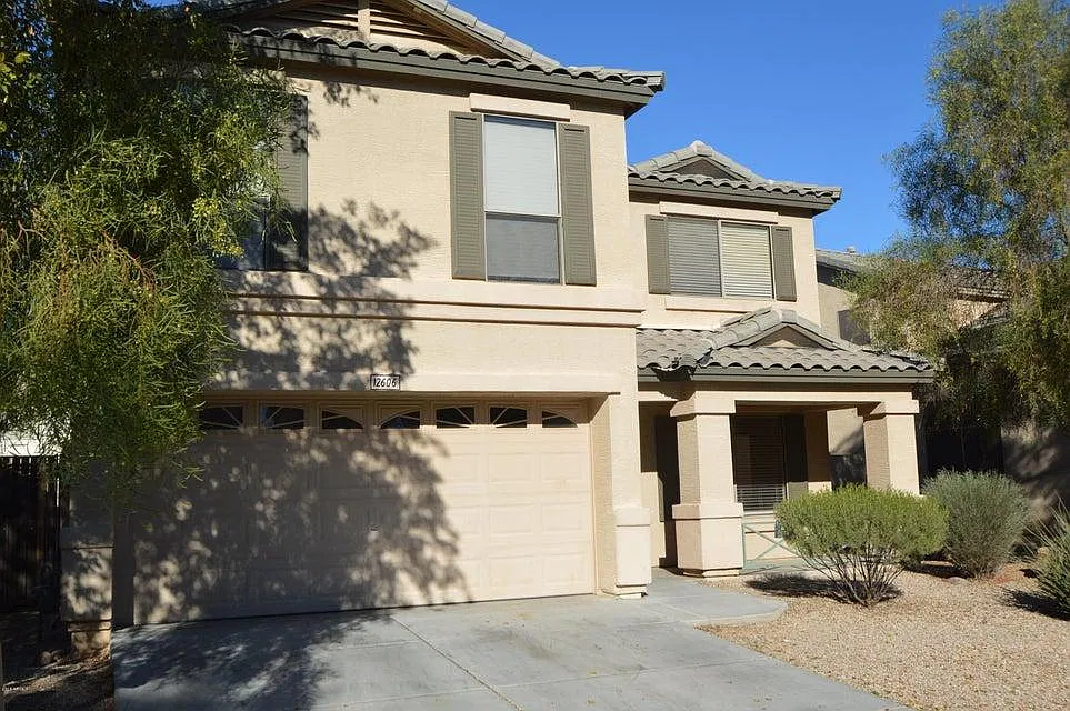 4 bed, 2.5 bath, 2232 sqft, $2,100 — Photo 1