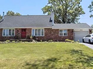 366 Penncrest Dr, Langhorne, PA 19047