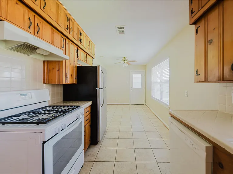 5210 De Lange Ln — Photo 12