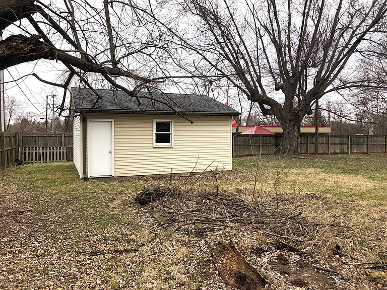 416 W Wenger Rd — Photo 32