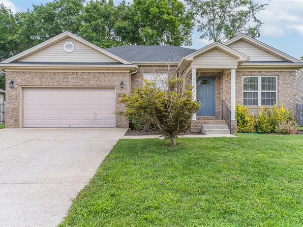 202 Shanks Mill Dr, Bowling Green, KY 42104