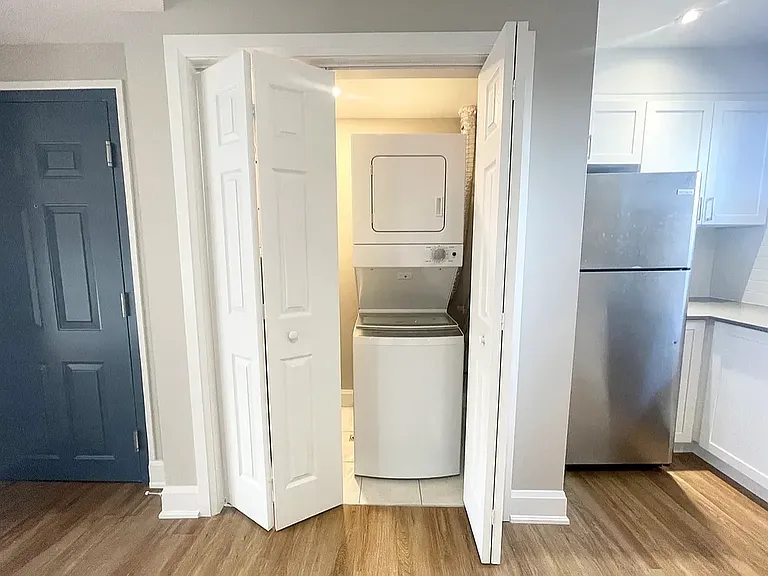 540 King St E #C7 — Photo 9
