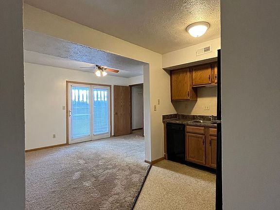 3rd image of 400 S Grant St #261