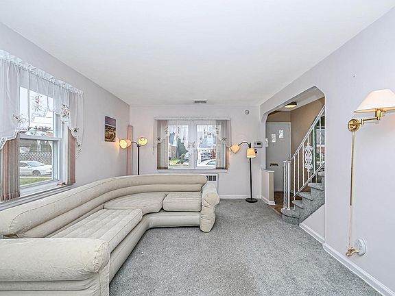 2nd image of 226 Lexington Ave