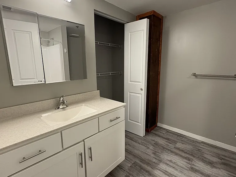 116 N 5th St #205 — Photo 10