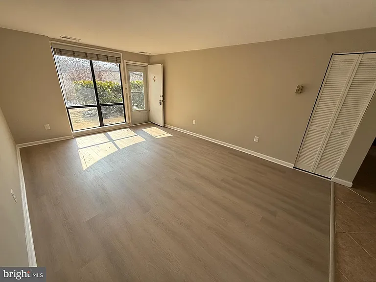 3339 Huntley Square Dr #T — Photo 2