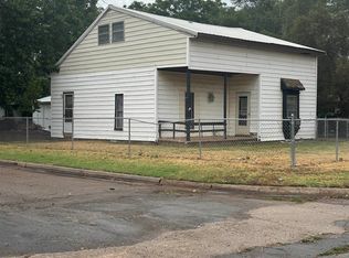 224 S 3rd St, Fairview, OK 73737