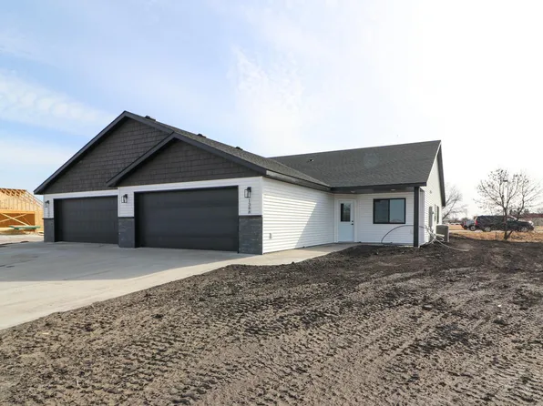 1406 Prairie Ln, Wahpeton, ND 58075
