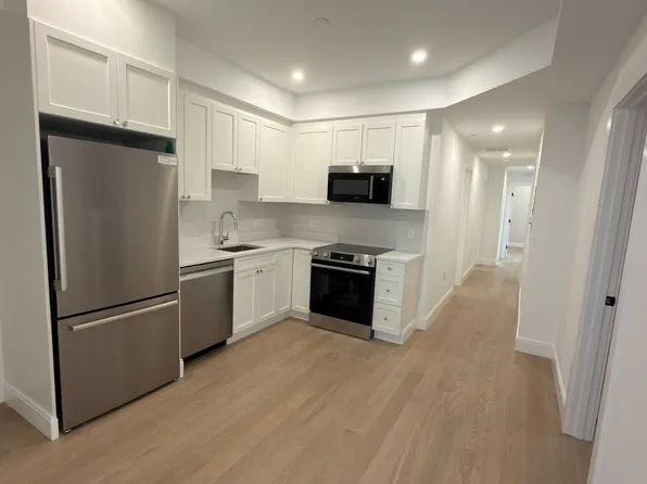 34 Orkney Rd #2D, Brighton, MA 02135