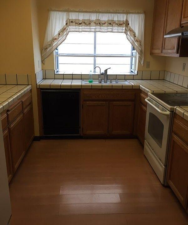 2nd image of 39692 Potrero Dr