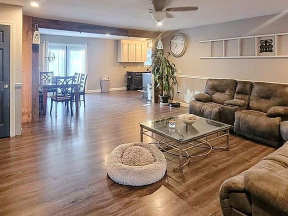 4th image of 1605 Cody Rd