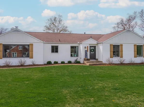 15649 Crestwicke Dr, Bloomington, IL 61705