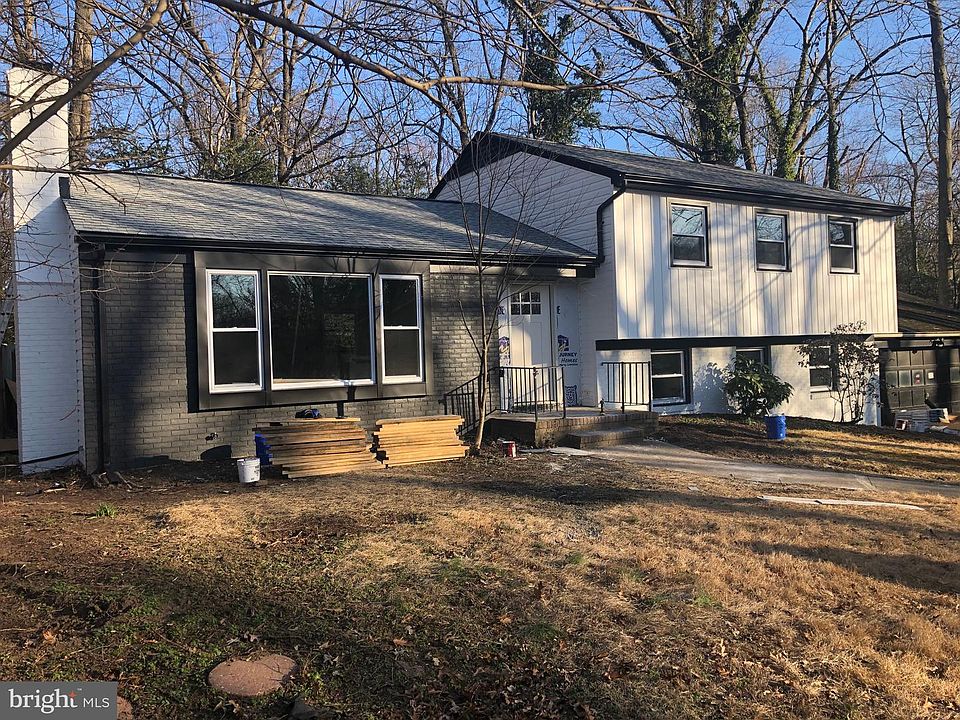 1st image of 7 Saint Ives Dr