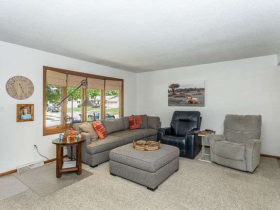 5th image of 900 1st St