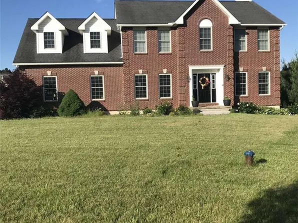 211 Bushkill Ter, Nazareth, PA 18064