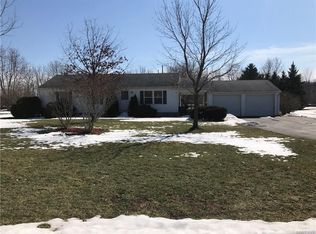 3272 Southway Dr, Sanborn, NY 14132