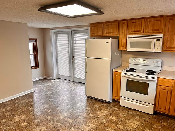 3rd image of 311 N Main St