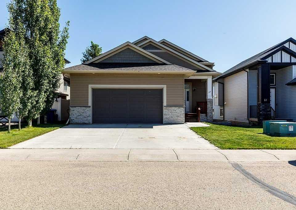 1st image of 77 W Alderwood Close