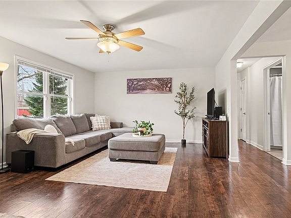 3rd image of 816 Klem Rd