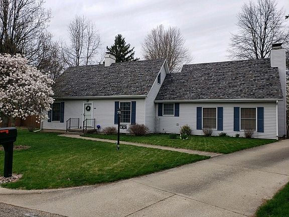 2nd image of 808 Adams Ct