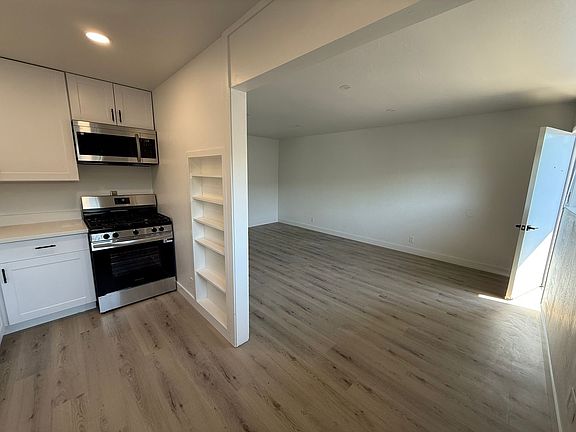 3rd image of 1308-1310 Leafwood Dr #5