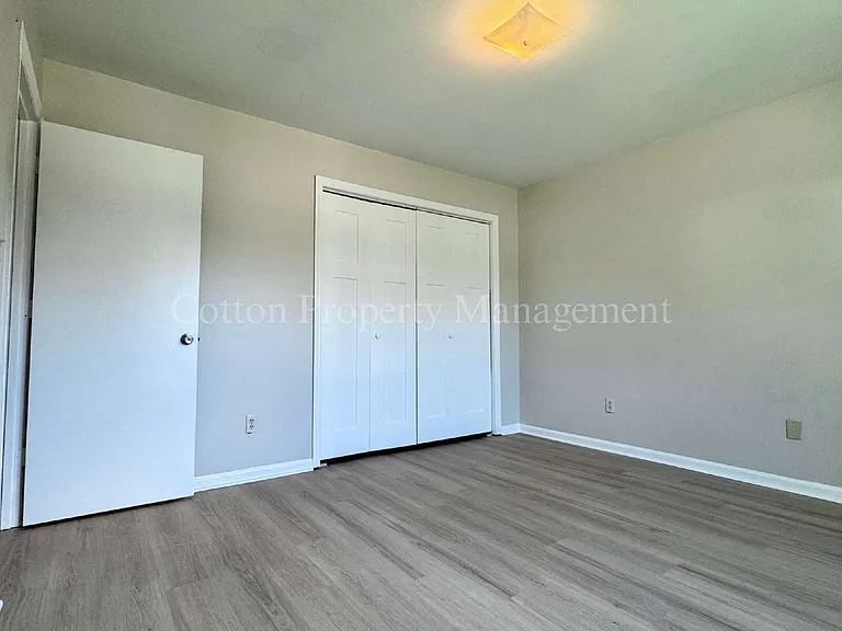 315 S Dudley St #13 — Photo 9
