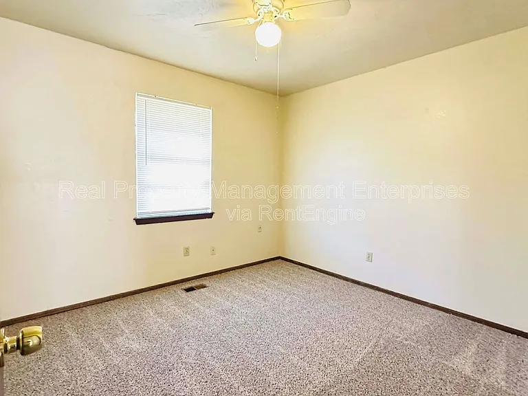 4816 S Fairmont Ave — Photo 16