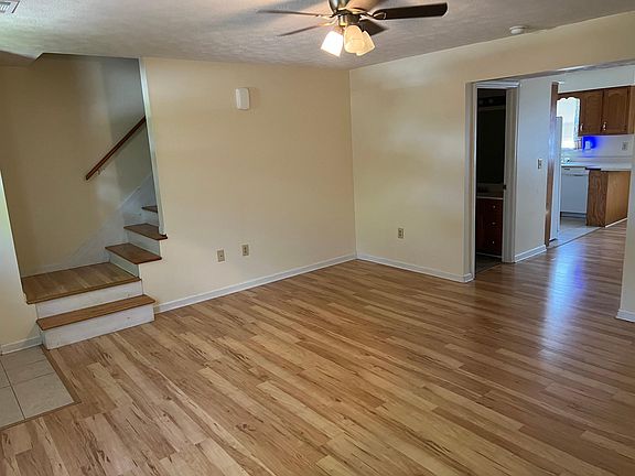 2nd image of 707 Marietha Dr APT 4