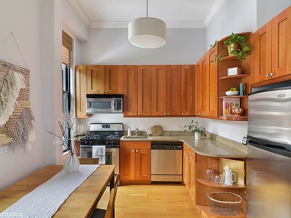 4th image of 2019 N Cleveland Ave APT 1W