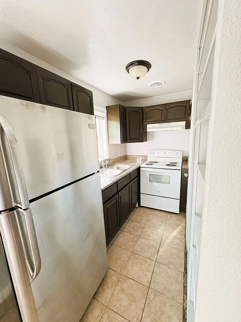 8656 MacArthur Blvd — Photo 4