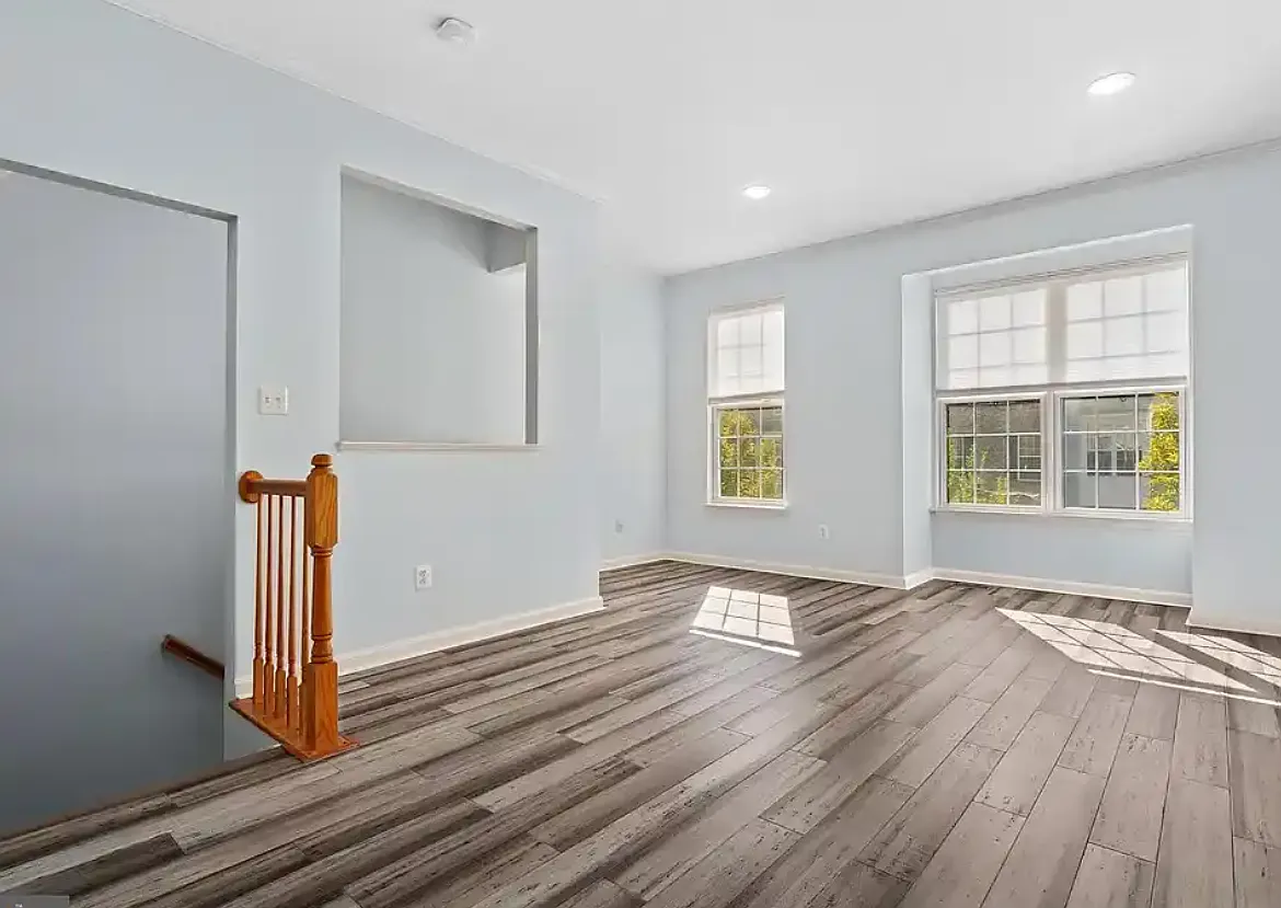 3 bed, 2.5 bath, 1358 sqft, $3,800 — Photo 4