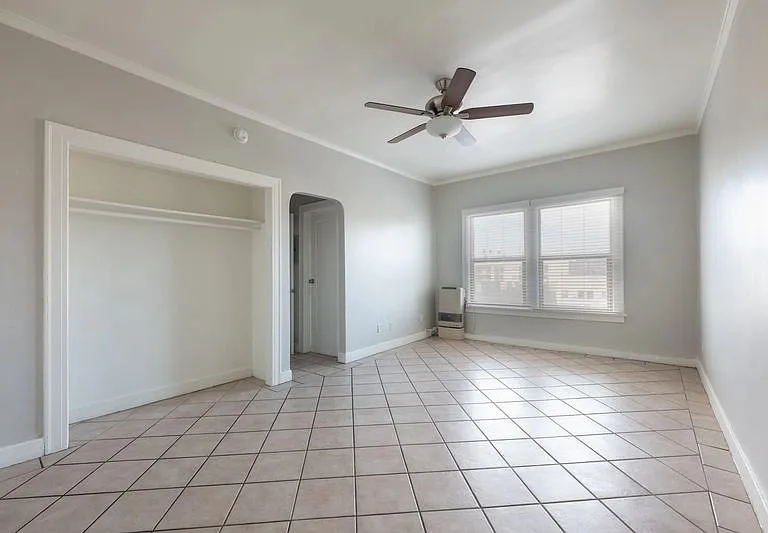 257 S Kenmore Ave #103 — Photo 11
