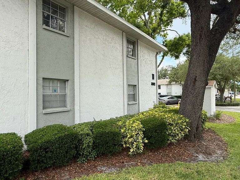 3802 N Oak Dr #W11 — Photo 14