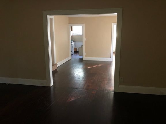 3rd image of 1497 Maple Rd #1499MAPLE1499