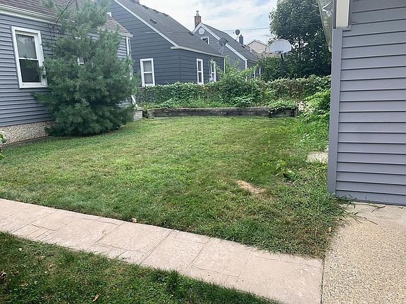 2nd image of 437 Dewey St