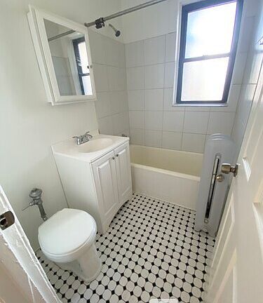 4th image of 1317 W Estes Ave #8