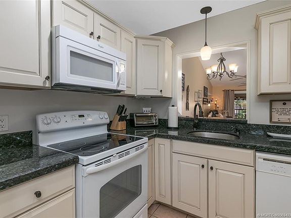 5th image of 3111 SE Aster Ln APT 1708