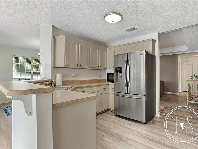 801 Winchester Rd — Photo 12