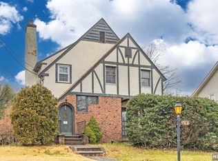 768 Goffle Rd, Hawthorne, NJ 07506