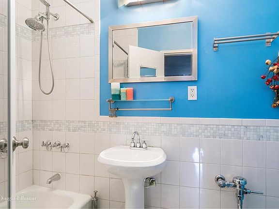 5th image of 203 E 89th St APT 5A