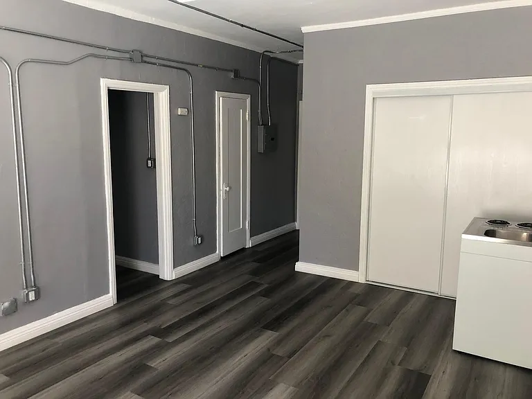 Valdamour Apartments — Photo 26
