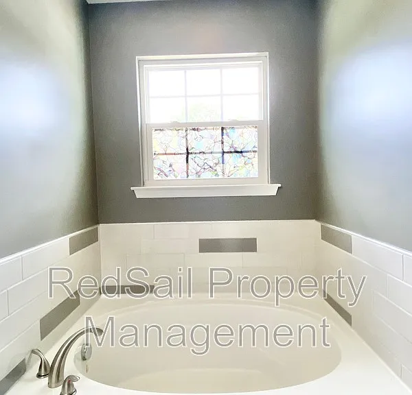 642 Kelso Dr — Photo 24