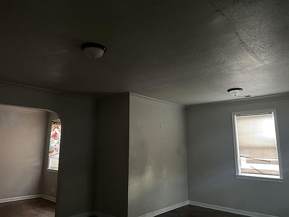 3rd image of 2677 Larose Ave