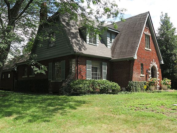 2nd image of 1603 Fairway Dr
