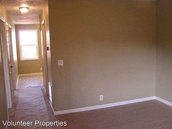 3rd image of 103 Sugartree Ct #A