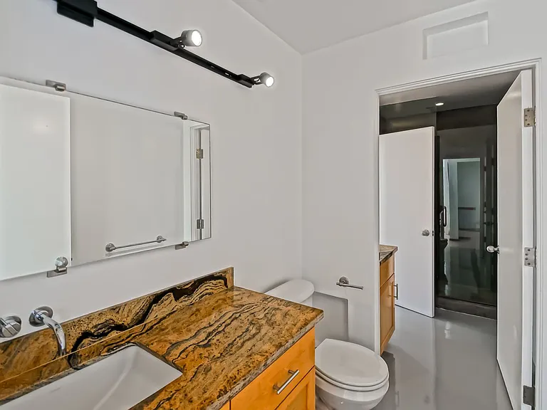 522 Grand Blvd — Photo 25