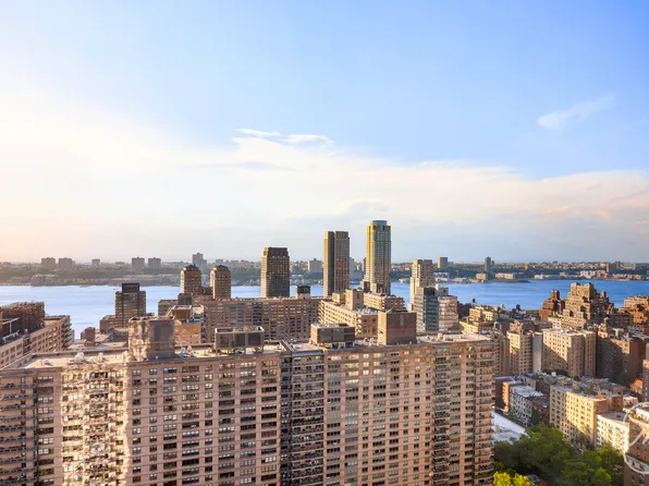 145 West 67th Street image 9 of 18